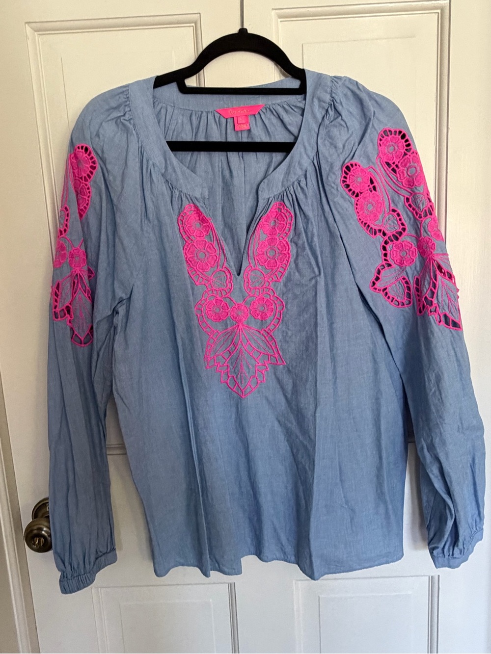 Lilly Pulitzer Light Blue Tunic with Hot Pink Embroidered Appliqué